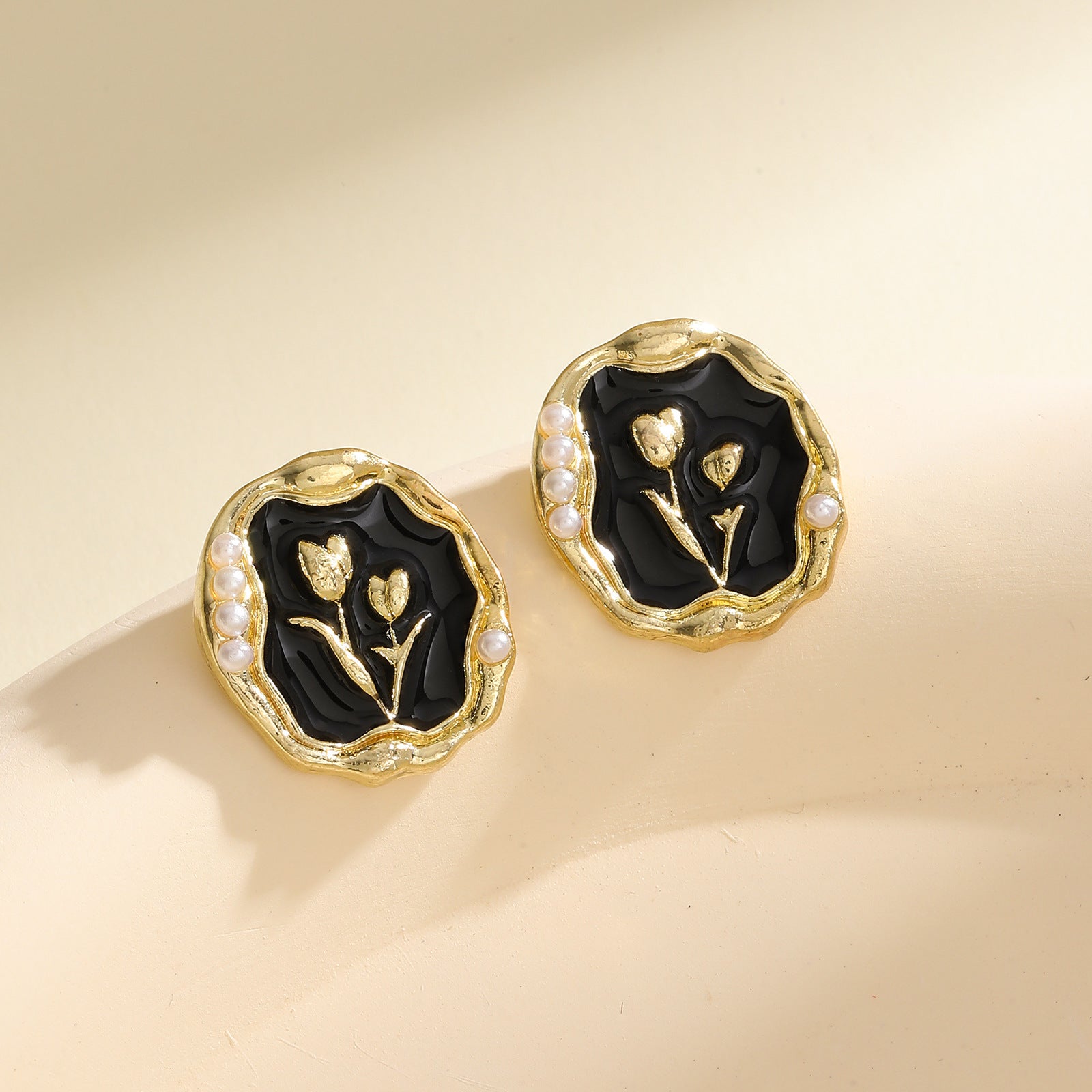 UNI-10907 - Black Tulip Flower Gold - Earring