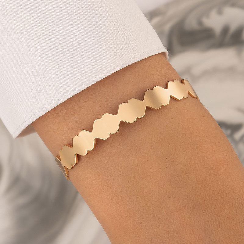 UNI-11096 - Classy Gold Bangle - Bracelet