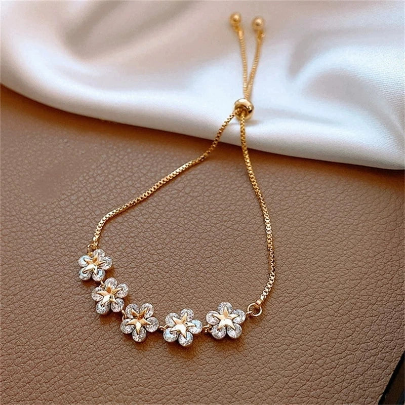 UNI-12630 - Diamond Flowers Gold - Bracelet