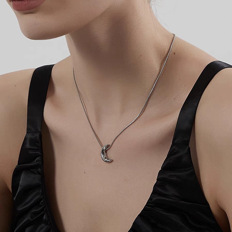 SS-11510 - Silver Moon - Necklace