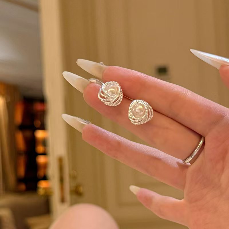 UNI-12129- White Pearls Round - Earring