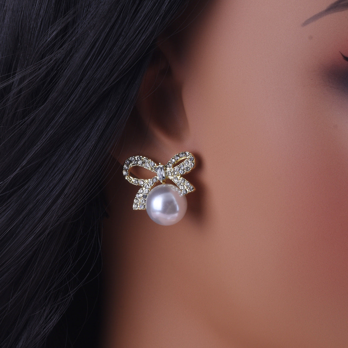 UNI-10496 - Gold Bow Chunky Pearl - Earring