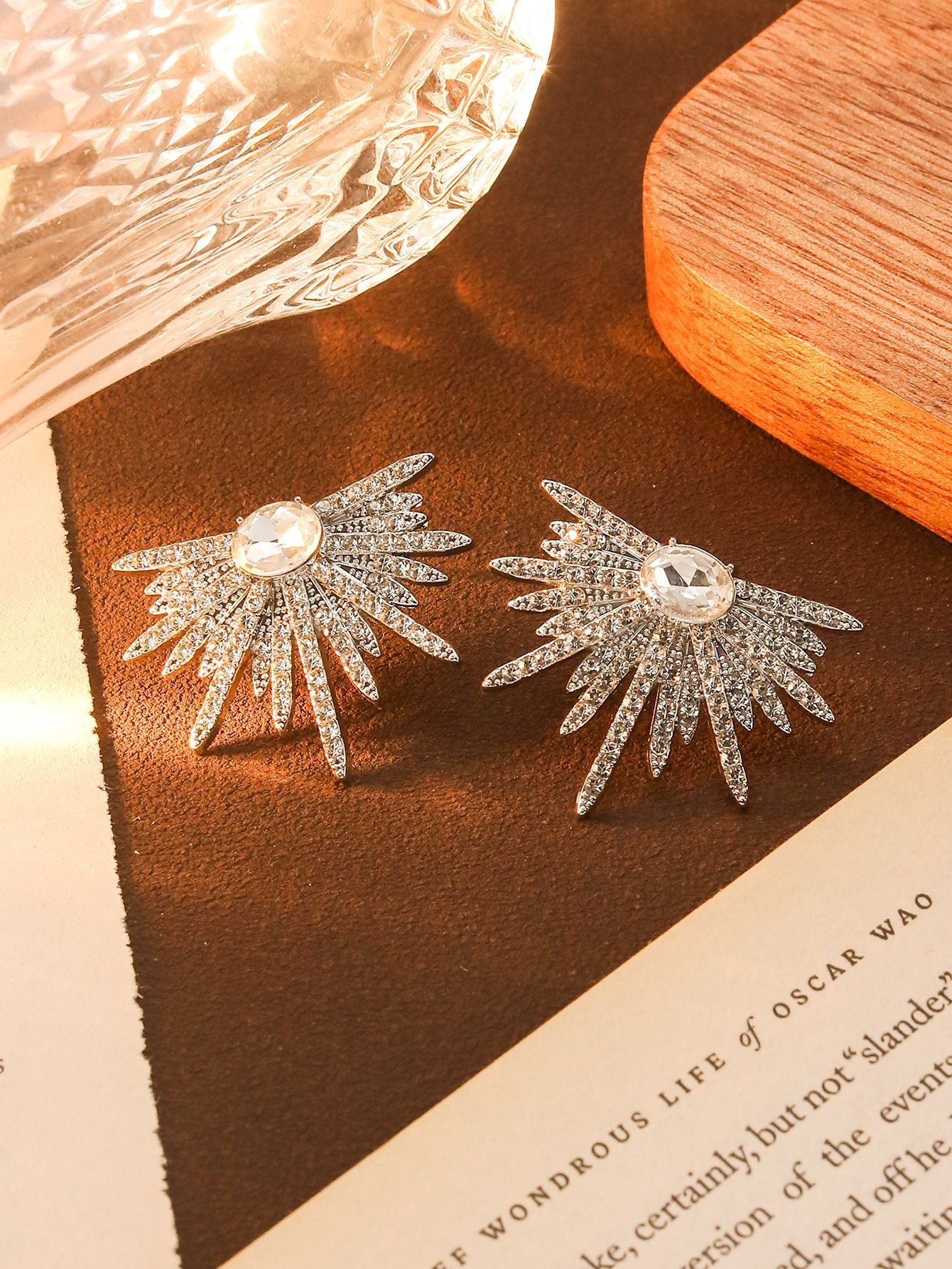UNI-10334-1 - Crystal Diamonds Sparkle Flower - Earring