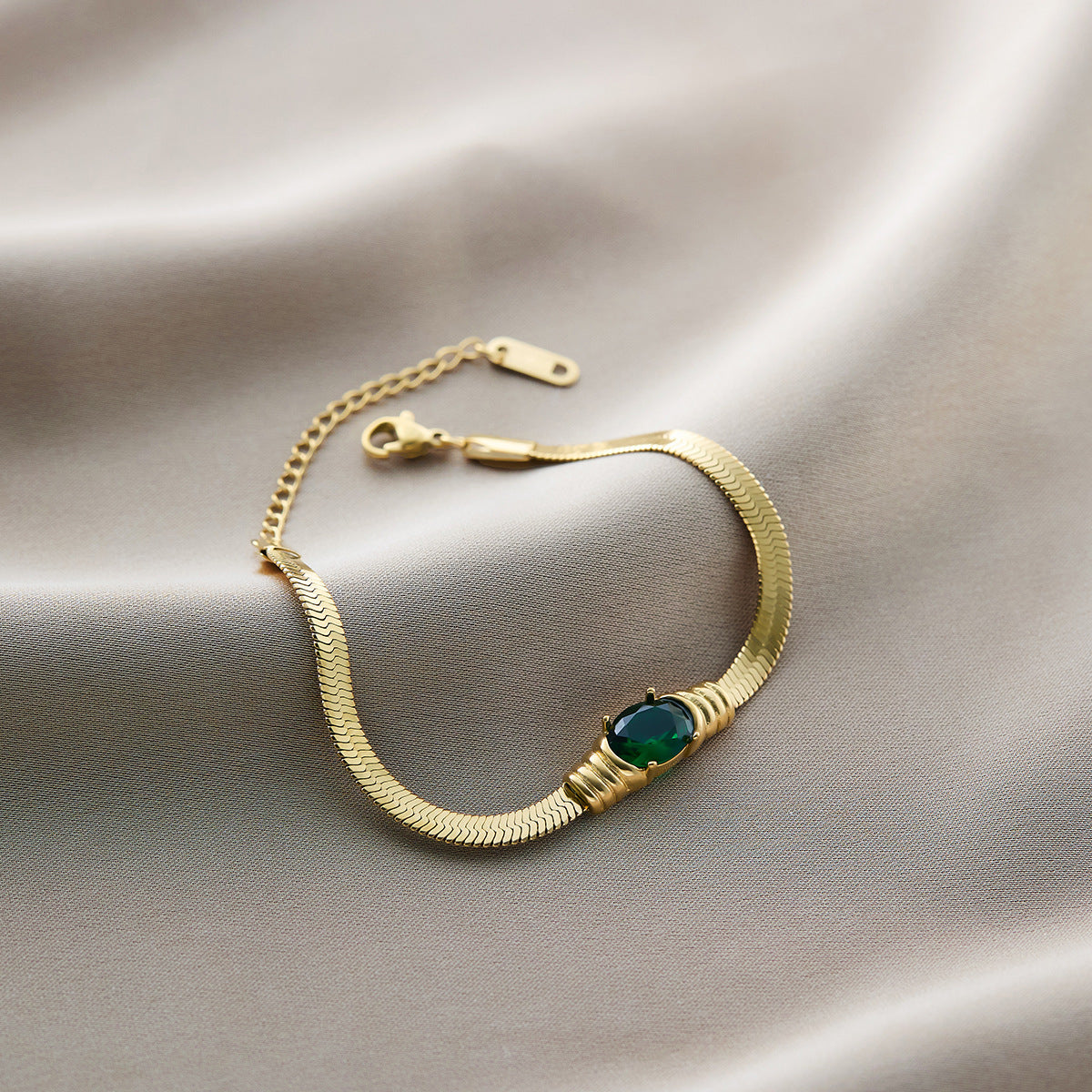 SS-10838 - Emerald Green Gem  - Bracelet