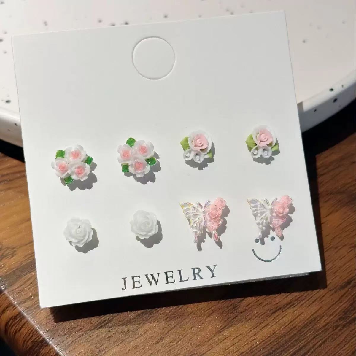 UNI-11583 - Flowers & Butterfly - Ear Studs Set Of 4 Style 1
