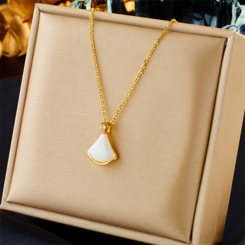 SS-10825 - Classy White Lotus Gold - Necklace