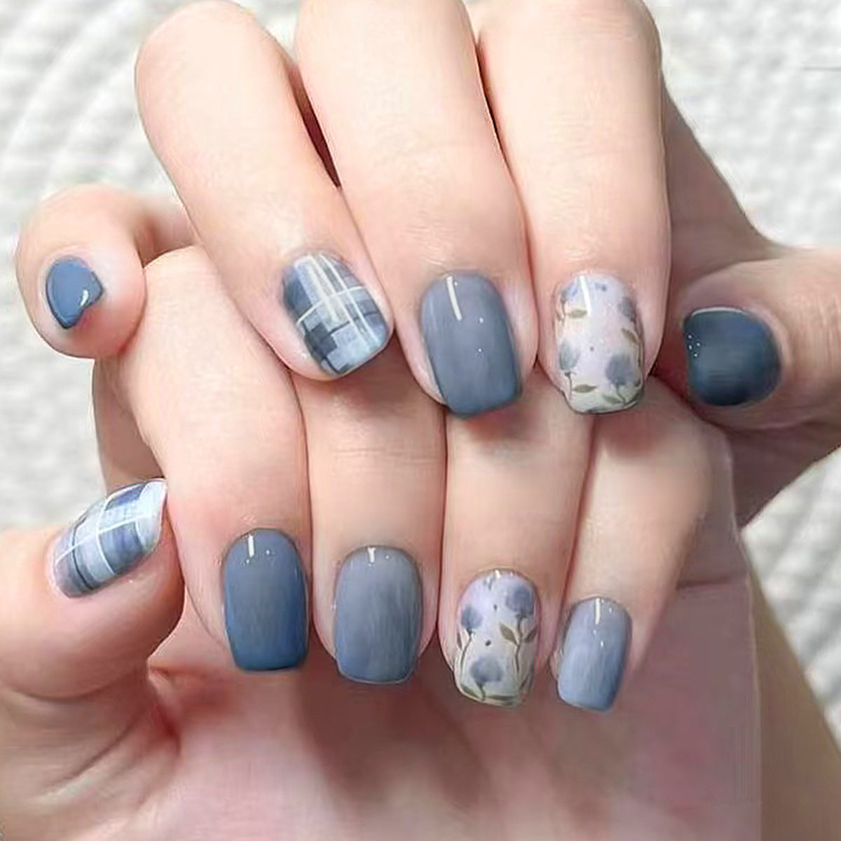 N-357 - Blue Flower & Grid - Press On Nail Set Of 24 - Free 24 Pcs Sticker Sheet Included