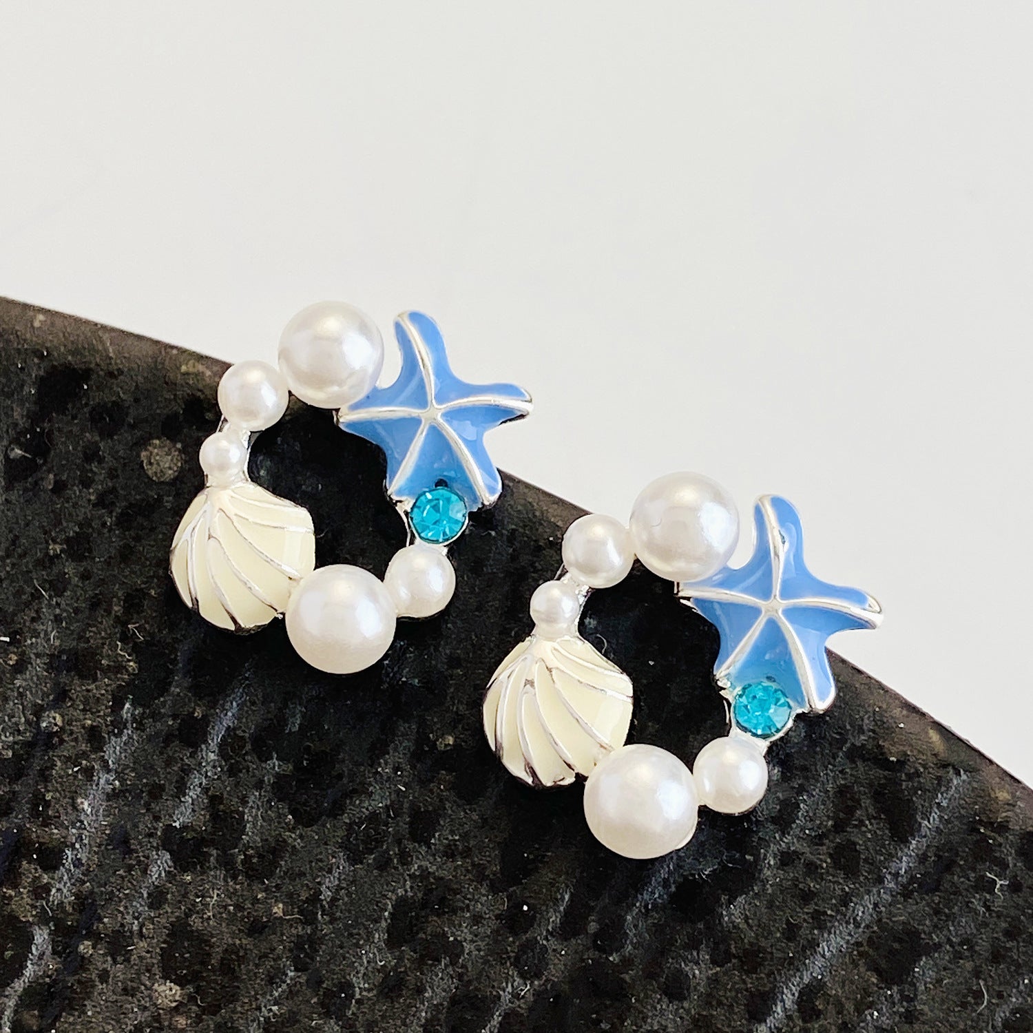 UNI-10978 - Pearly Shell & Star Fish - Earring Style 1