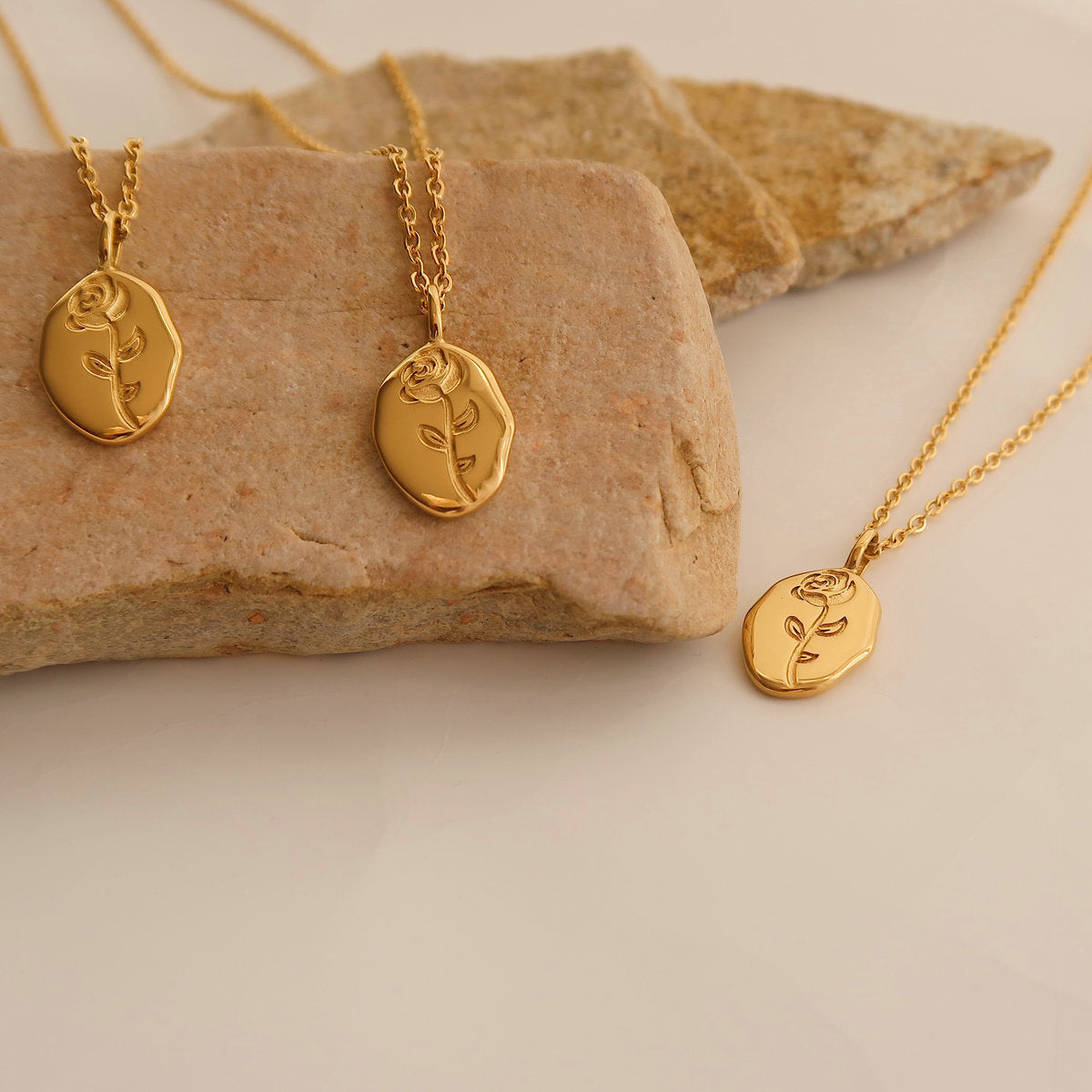 UNI-10926 - Gold Plated Rose - Necklace