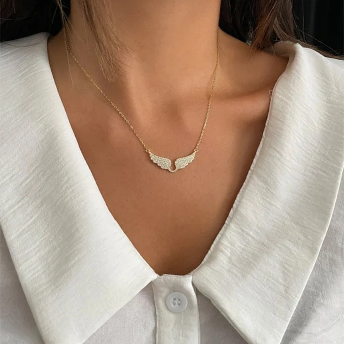 UNI-12628 - Diamond Swan Round Gold - Necklace