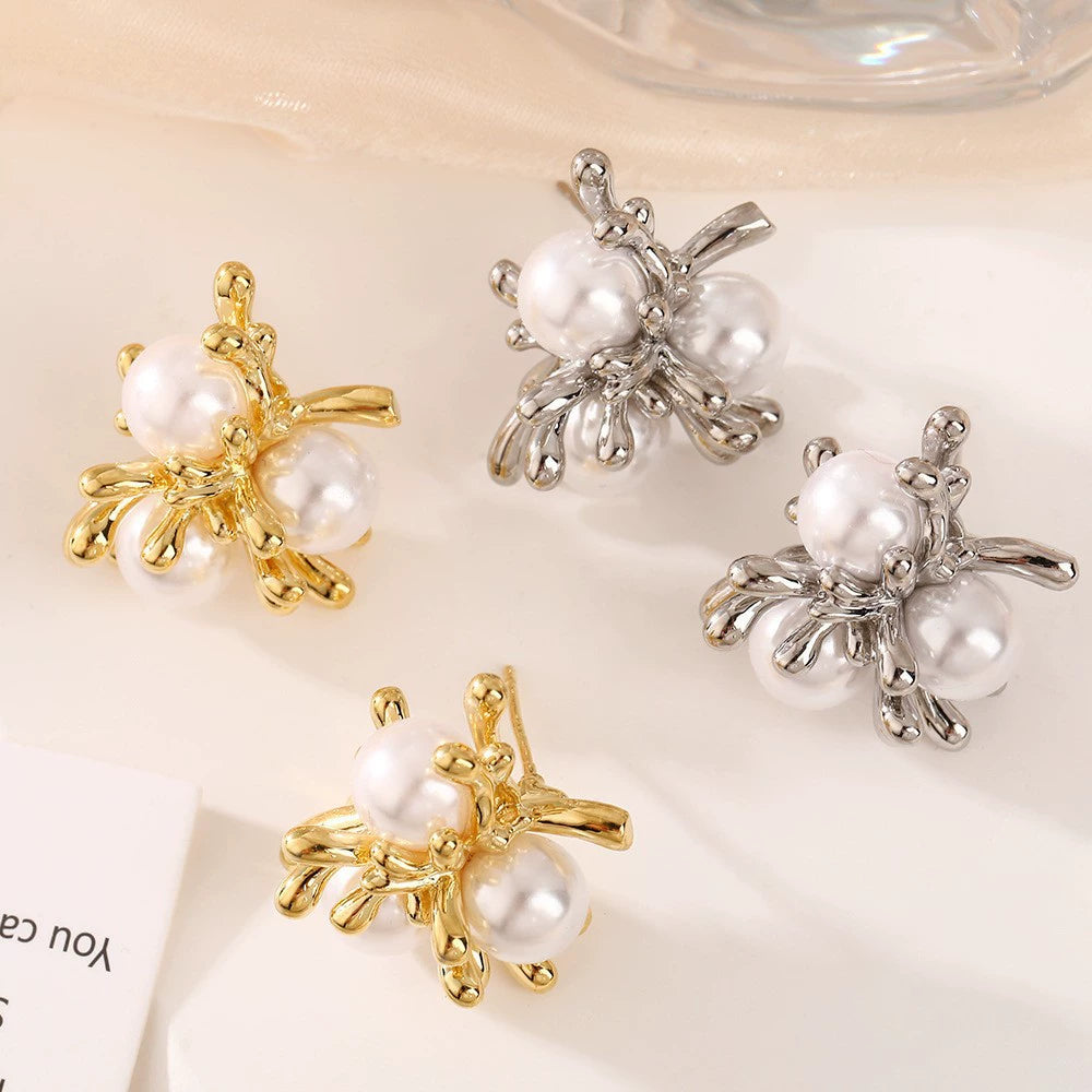 UNI-12834 - Irregular Gold Foil & Pearls - Earring