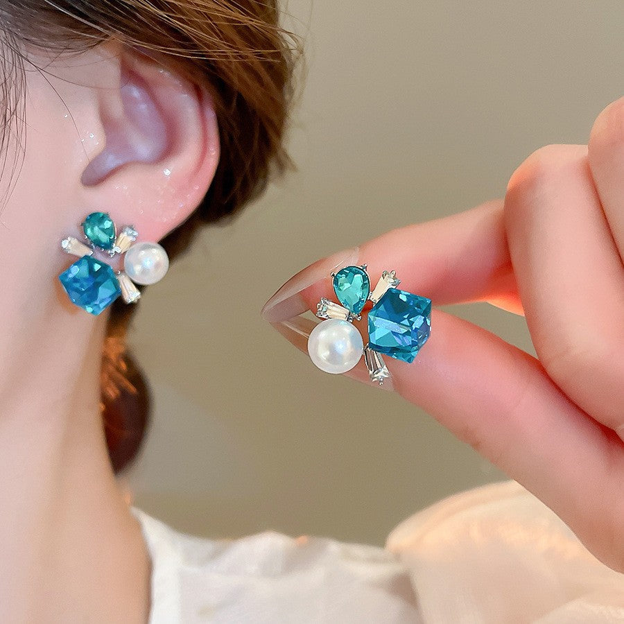 UNI-12852 - Pearl & Blue Crystal - Earring