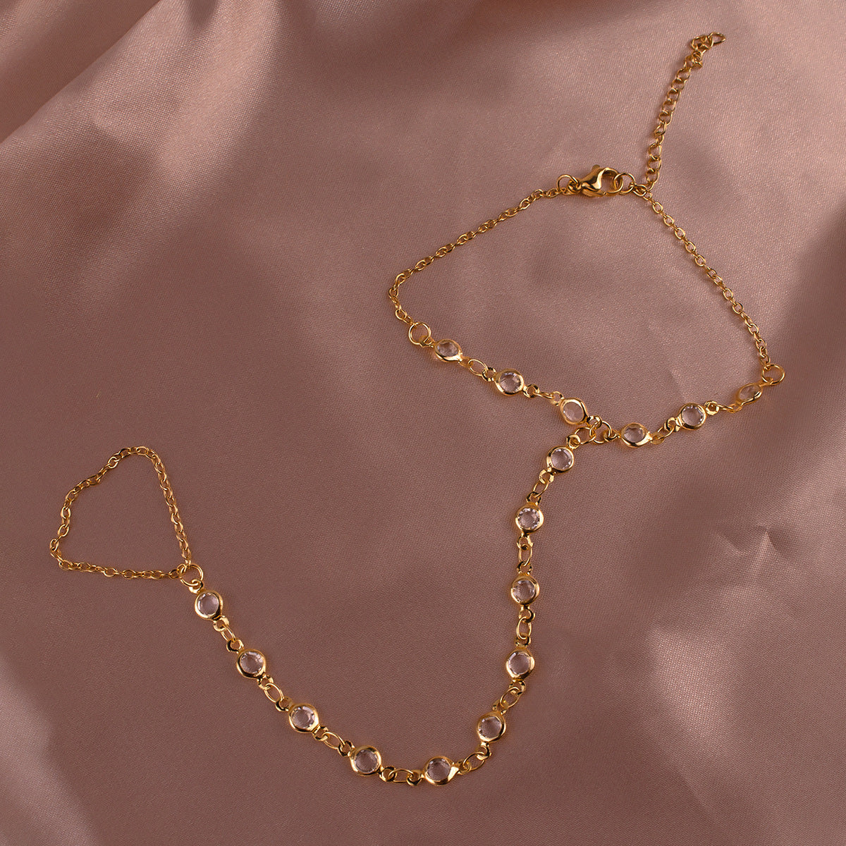 SS-12178 - Crystal Diamonds Gold - Hand Chain
