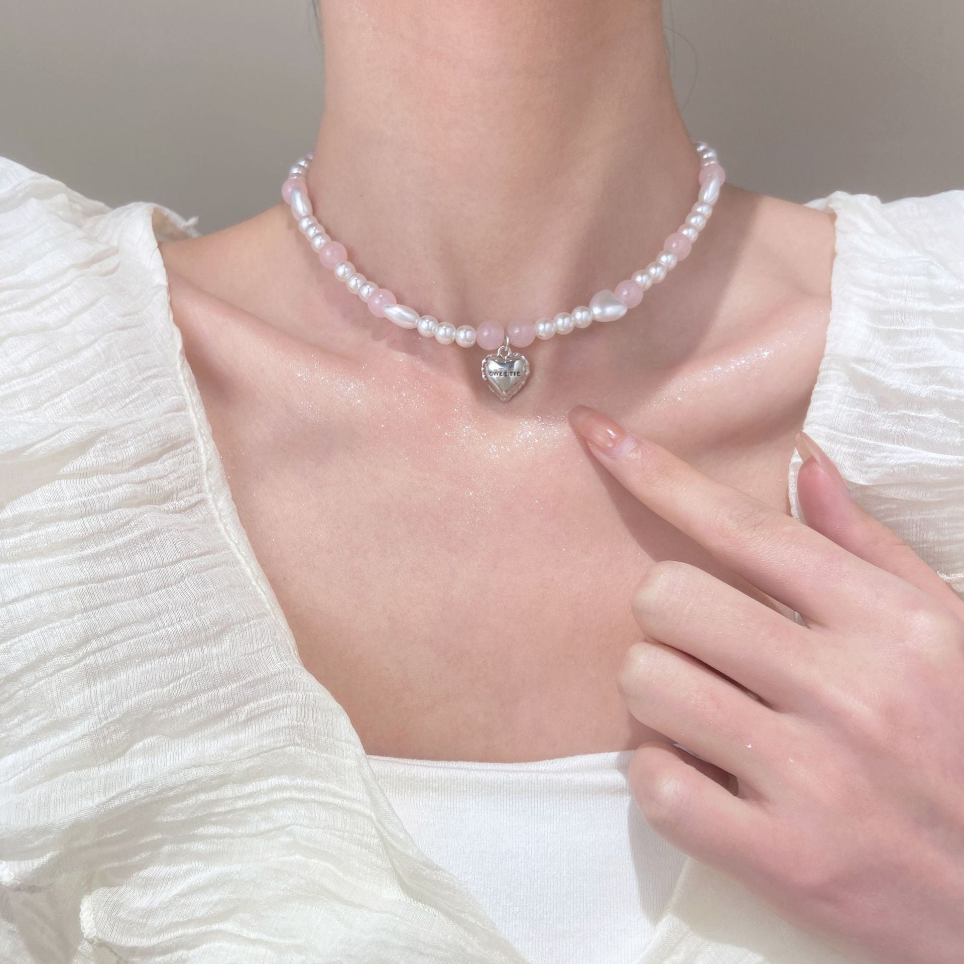 UNI-10976-6 - Pearls & Silver Heart - Necklace