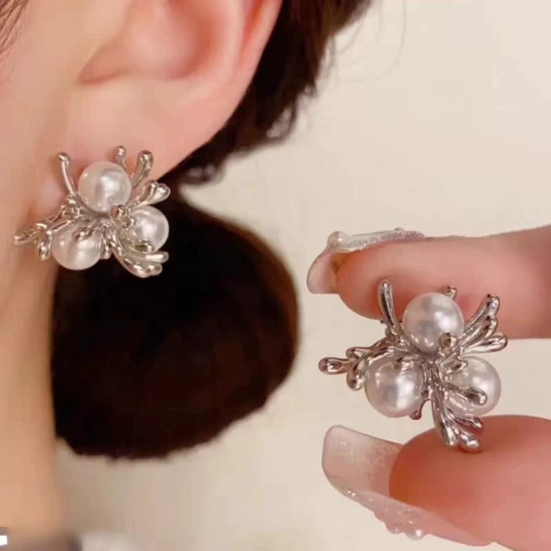 UNI-12835 - Irregular Silver Foil & Pearls - Earring