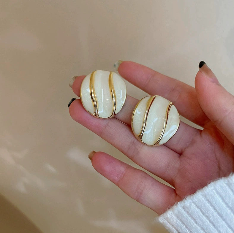 UNI-12858 - Luxury White Round Gold Foil - Earring