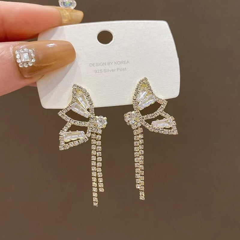 UNI-12120 - Gold Charming Butterfly - Earring