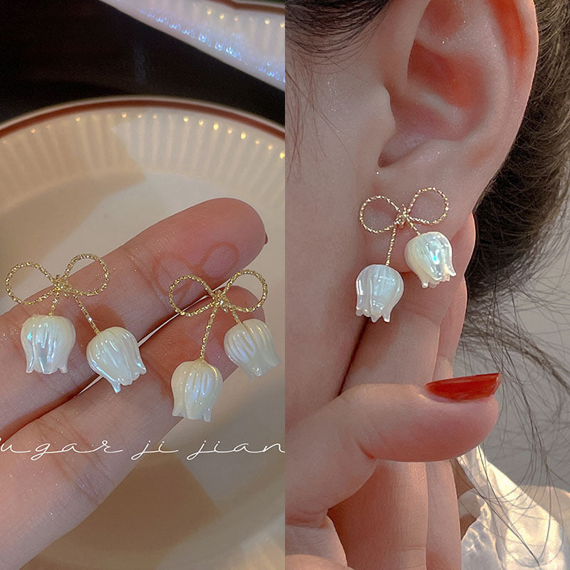UNI-10430 - Gold Bow White Flower - Earring