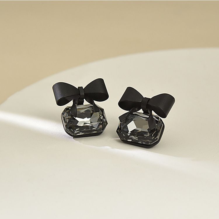 UNI-12056 - Black Bow Diamond - Earring