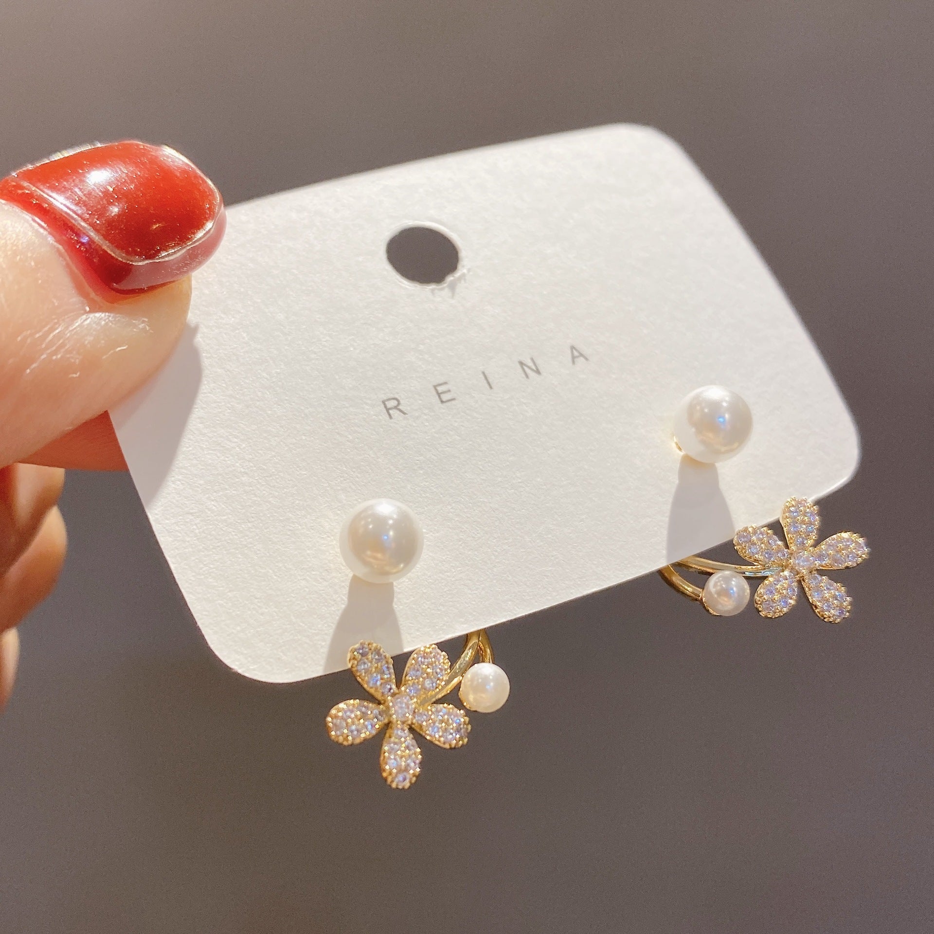 UNI-10386 - Pearly Flower - Earring