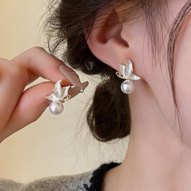 UNI-10373 - Elegant Pearl Butterfly - Earring Style 1