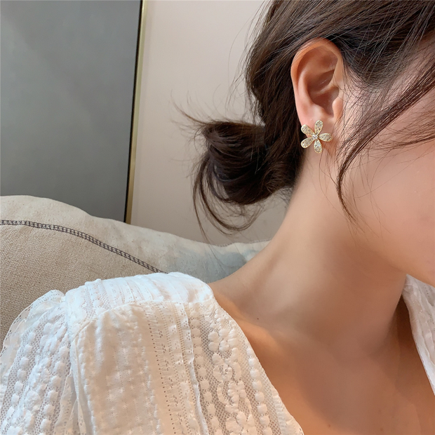 UNI-10085 - Diamonds Flower Gold - Earring