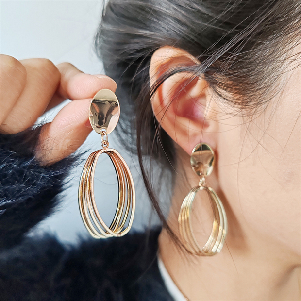 UNI-10075 - Classy Hoop Gold - Earring