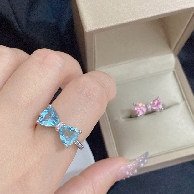 UNI-10175-4 - Blinky Blue Diamond Bow - Ring