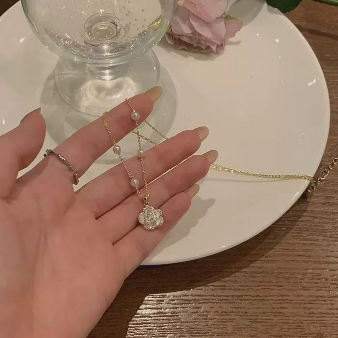 UNI-10280 - Pearl & Flower - Necklace