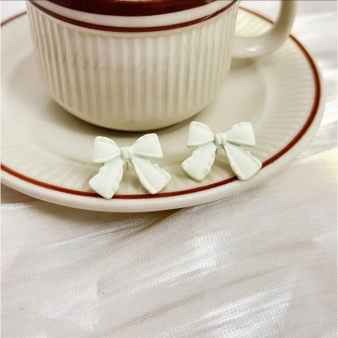 UNI-10974 - White Bow - Earring