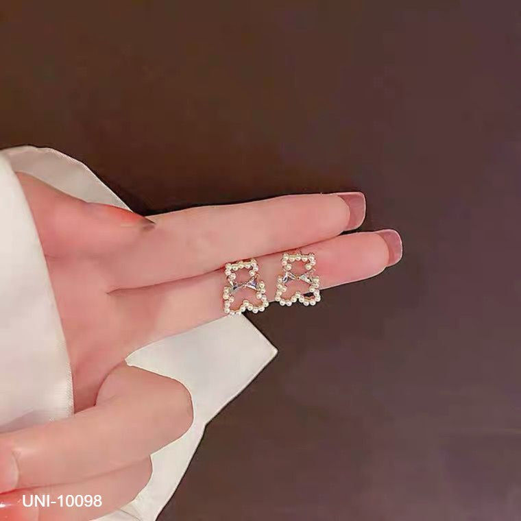 UNI-10098 - Pearl Bear Gold - Earring