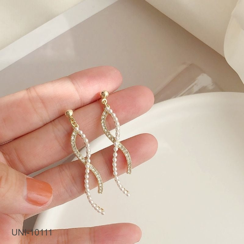 UNI-10111 - Twist Pearl Gold - Earring