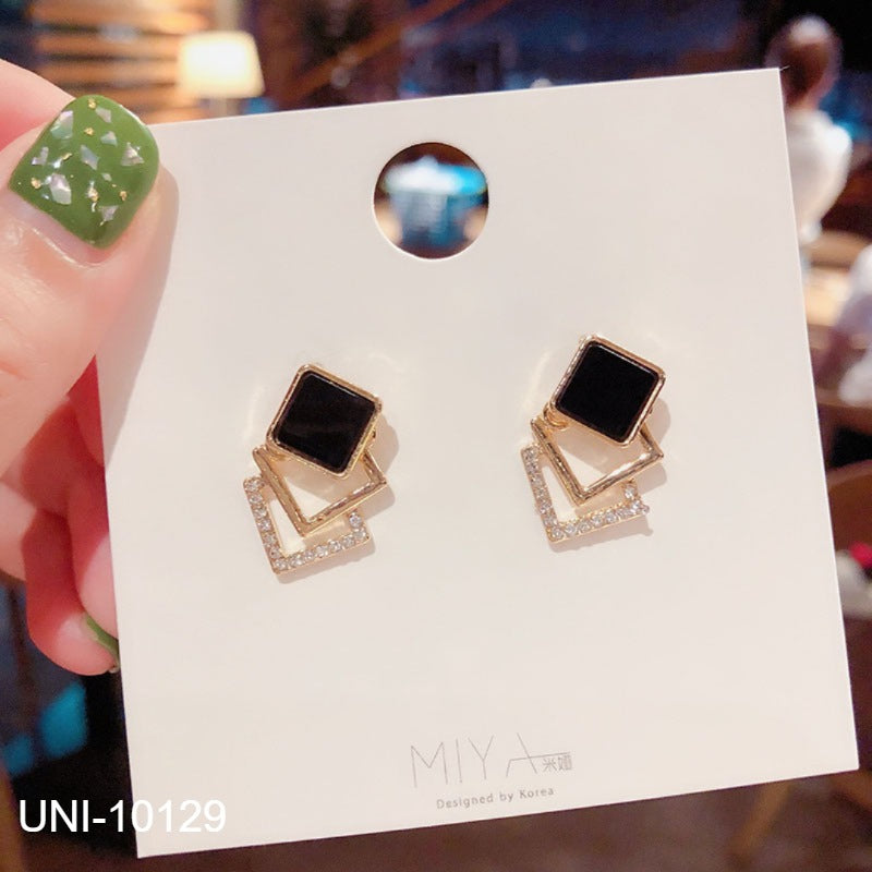 UNI-10129 - Classy Black Stone Gold Glam - Earring