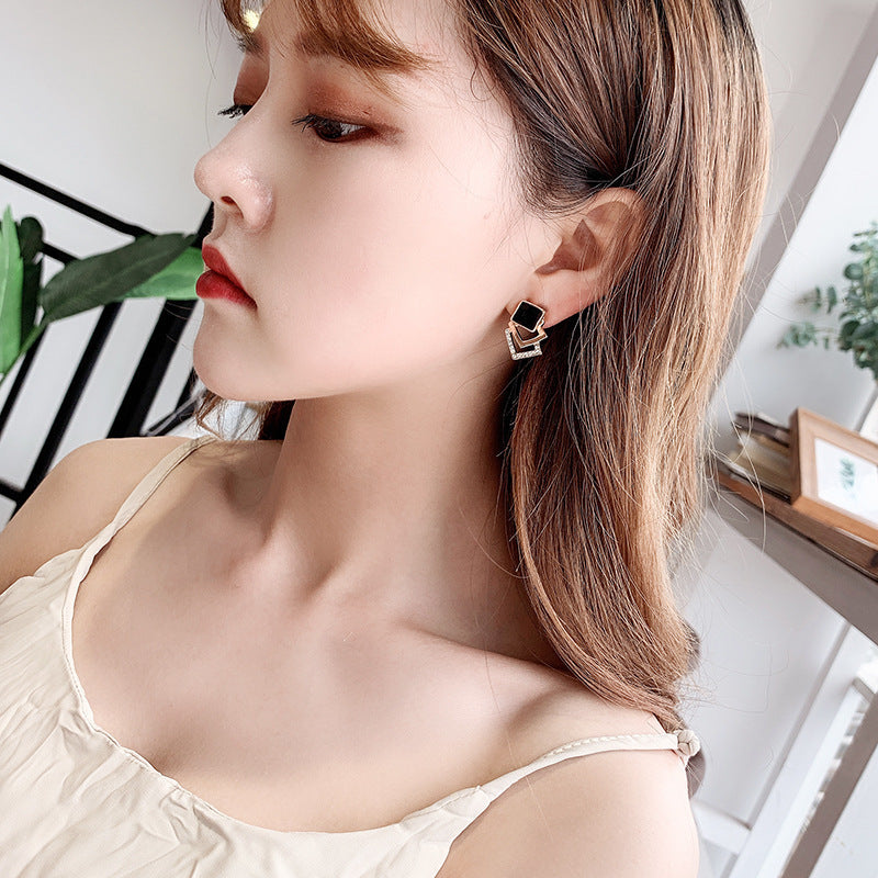 UNI-10129 - Classy Black Stone Gold Glam - Earring