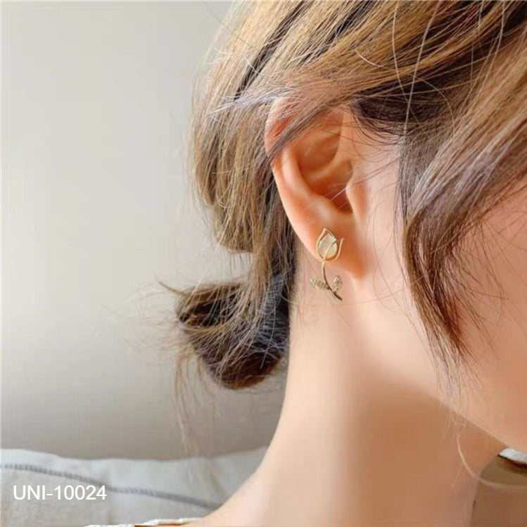 UNI-10024 - White Shiny Rosebud - Earring