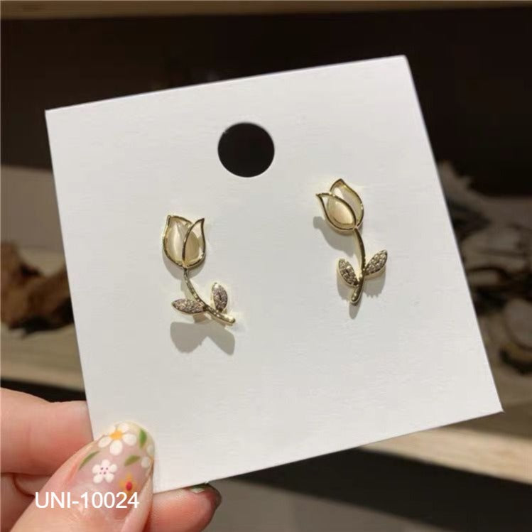 UNI-10024 - White Shiny Rosebud - Earring