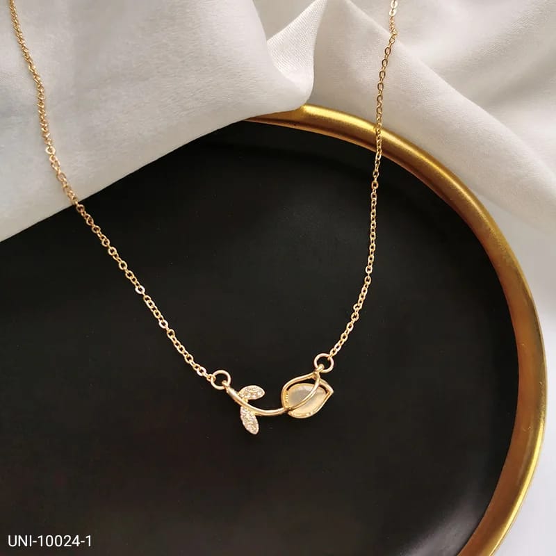 UNI-10024-1 - Rosebud Gold - Necklace