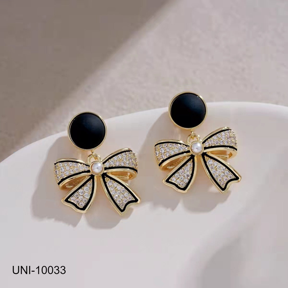 UNI-10033 - Bow Sparkle Diamond Black & Gold - Earring