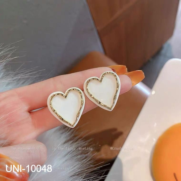UNI-10048 - White Heart Glam - Earring