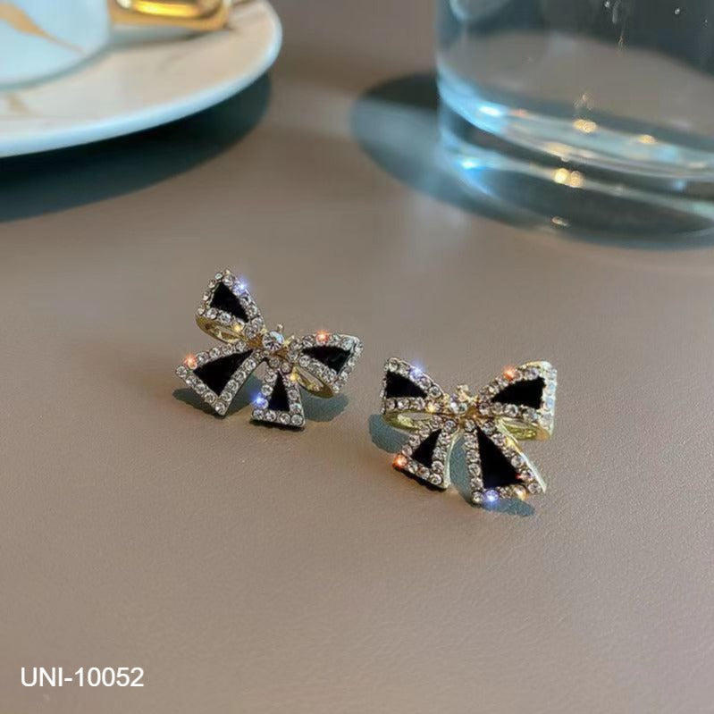 UNI-10052 - Black & White Diamonds Bow - Earring
