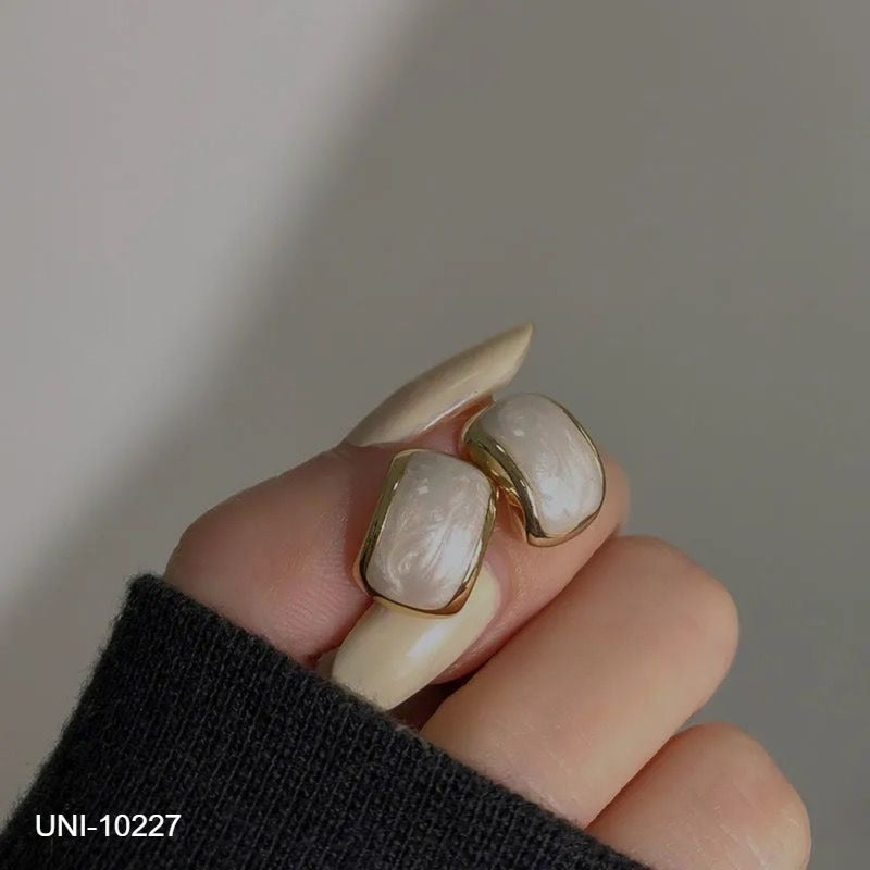 UNI-10227 - Marbled Gold  - Earring