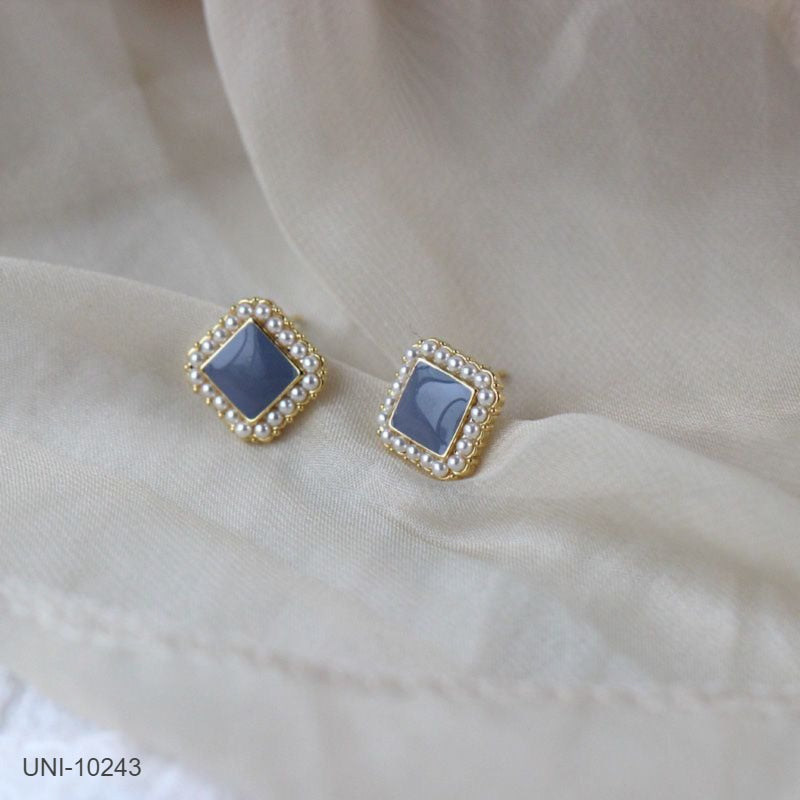 UNI-10243 - Pearl Square Gold - Earring