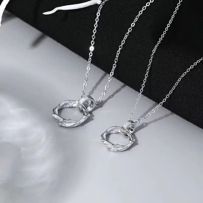UNI-10258 - Silver Foiled Circle  - Necklace