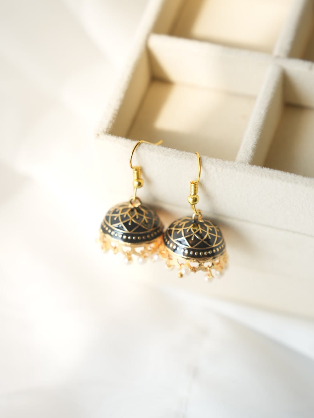 JH-28 - Pearly Jhumka Medium - Earring Style 9