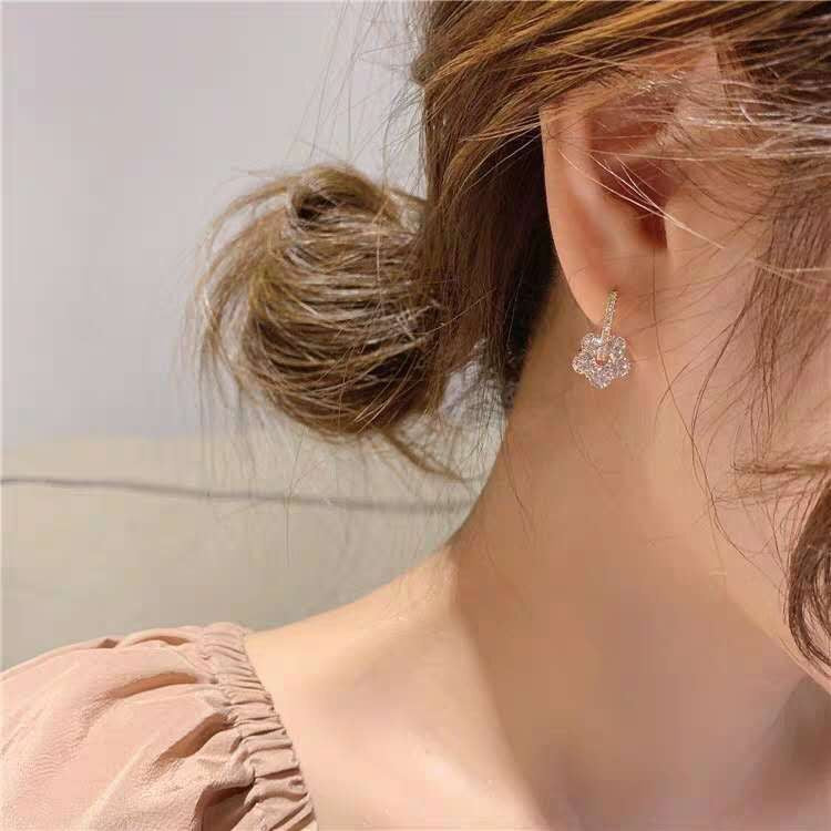 UNI-10076 - Blinky Flower Gold - Earring