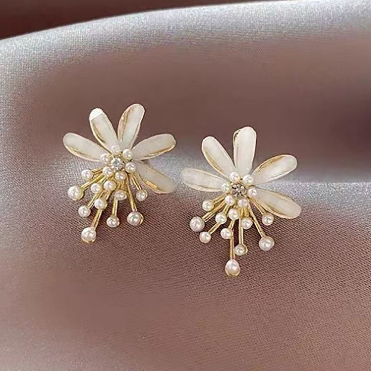 UNI-10442 - Flower Pearls - Earring