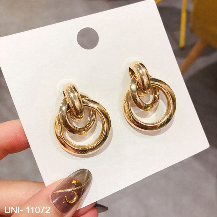 UNI- 11072 - Classy Round Gold - Earring Style 2