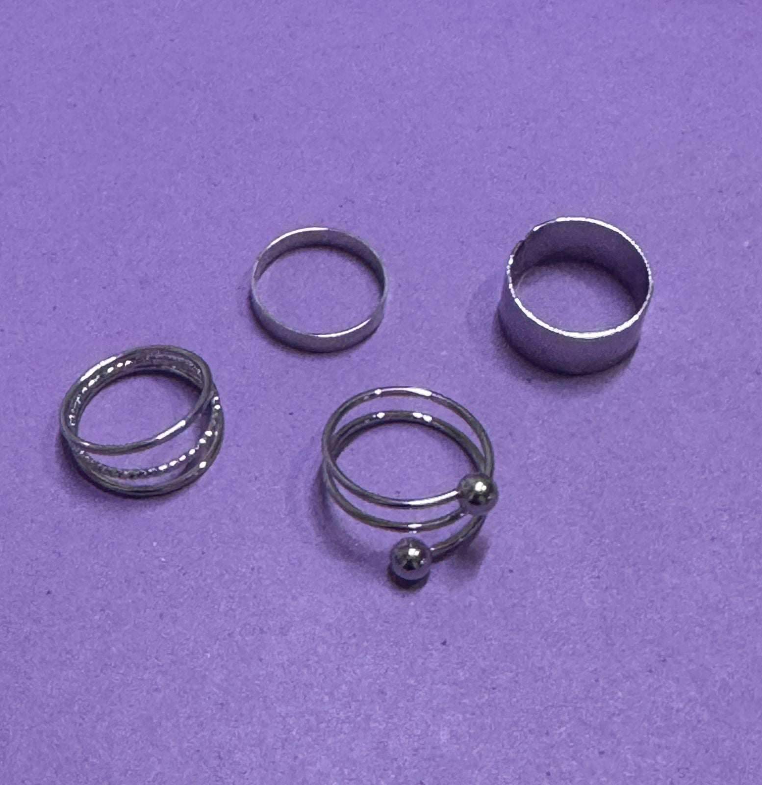 UNI-10165-20 - Classy Silver Foil - Ring Set Of 4