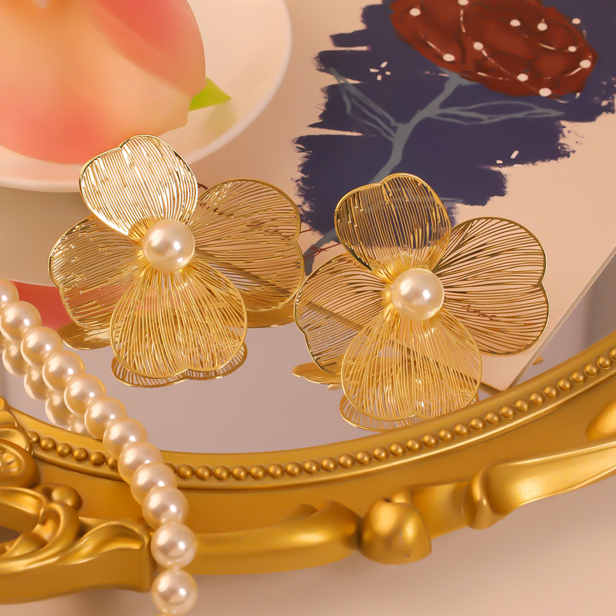 UNI-10301 - Gold Flower Pearl - Earring