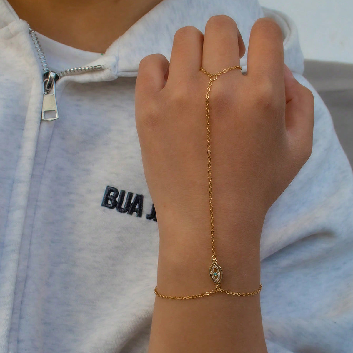 SS-12185 - Diamond Eye Gold - Hand Chain